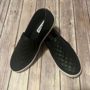 Black Steve Madden Ecentrcq Shoes size 10M
